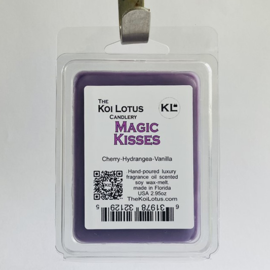 Fragrance oil Candles (Magic Kisses) 2.95oz Wax-melt clamshell